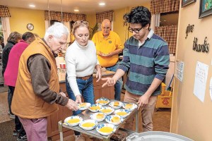 Minority Leader DeRiggi-Whitton, Glen Cove Kiwanis Deliver Dinner to North Shore Sheltering Program