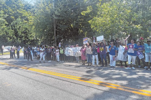 WOOD_nursinghomeupdate_020724 Cold Spring Hills Center for Nursing & Rehabilitation employees picketed in response to hearing that they may lose their benefits in August, 2023. (Photo by Jennifer Corr)