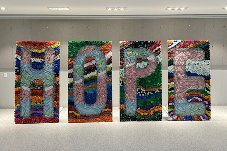 GC_CapsforHope_A A mural done in partnership between the Glen Cove Public Library, City of Glen Cove Veterans Services and members of the community.
(Photo courtesy the Glen Cove Public Library)