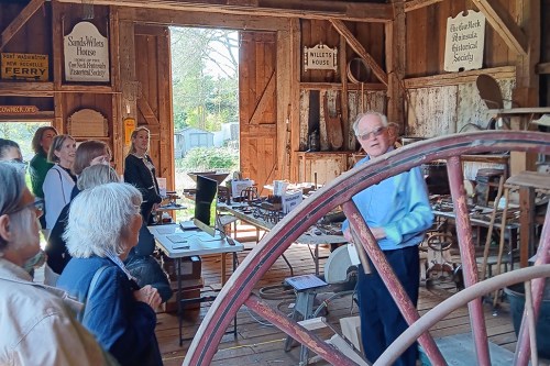 DaughtersVIsit_42424_A (Photo by Robbie Lager)