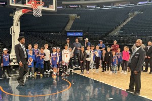 Roslyn Group Takes Kids To The Knicks Game