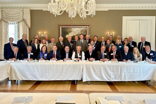 SuozziMayros_41024_A SuozziMayros_41024_A