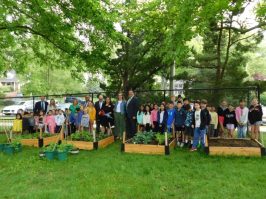 Munsey Park Elementary Unveils New Garden
