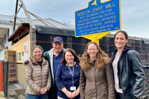 Councilwoman Dalimonte Visits Roslyn Grist Mill