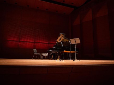 LincolnWEB1 The set-up of Alice Tully’s stage for the CMS concert, awaiting the high school performers.