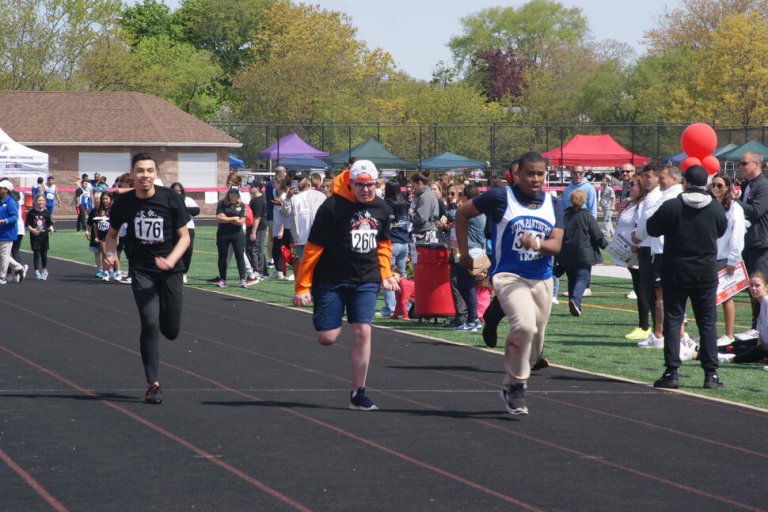 High School boys 100-meter dash. (Photo credit Lauren Feldman)