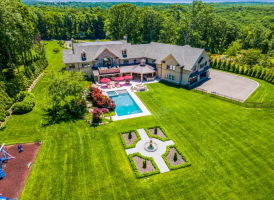 Private Retreat at Gold Coast Compound Awaits