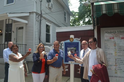 Town Supervisor, Town Board members and Phil Bonanza Jr. toasted their Italian ices to the unveiling of the historical marker. (Photos by Seraina Caviezel)