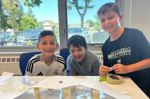 24-014 STEAM at Harbor Hill Harbor Hill students build a bridge (Photos provided by the Roslyn School District)