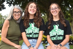 Scholarly and spirited seniors earn top ranks in Seaford